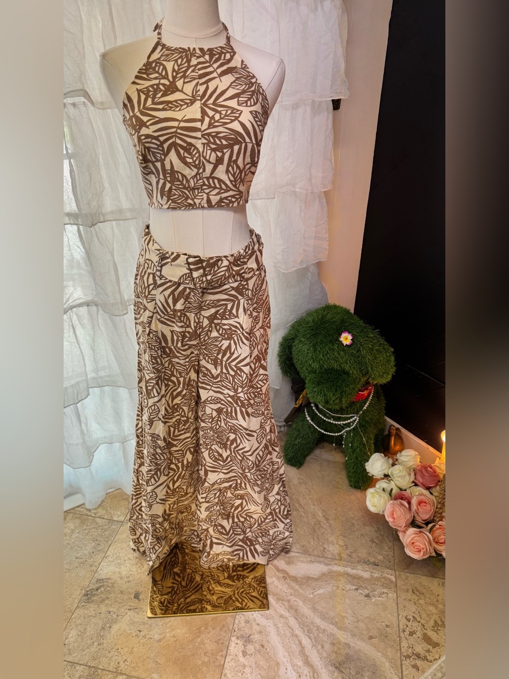 House of Harlow 1960 Beige and Brown Leaf Print Wide Leg Pants & Top Set - Picture 2 of 14
